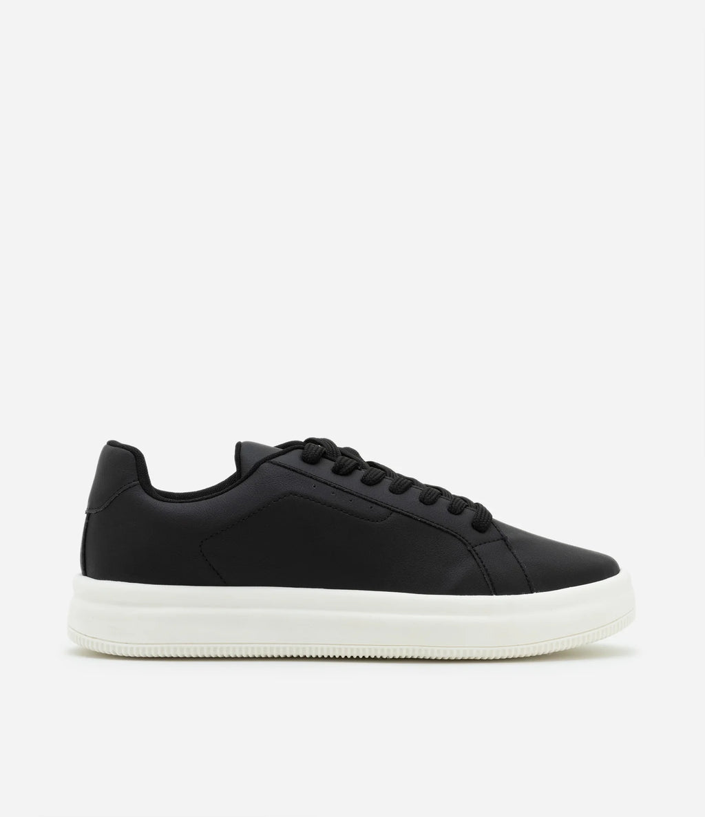 Bold Sole Casual Trainers – Black & White