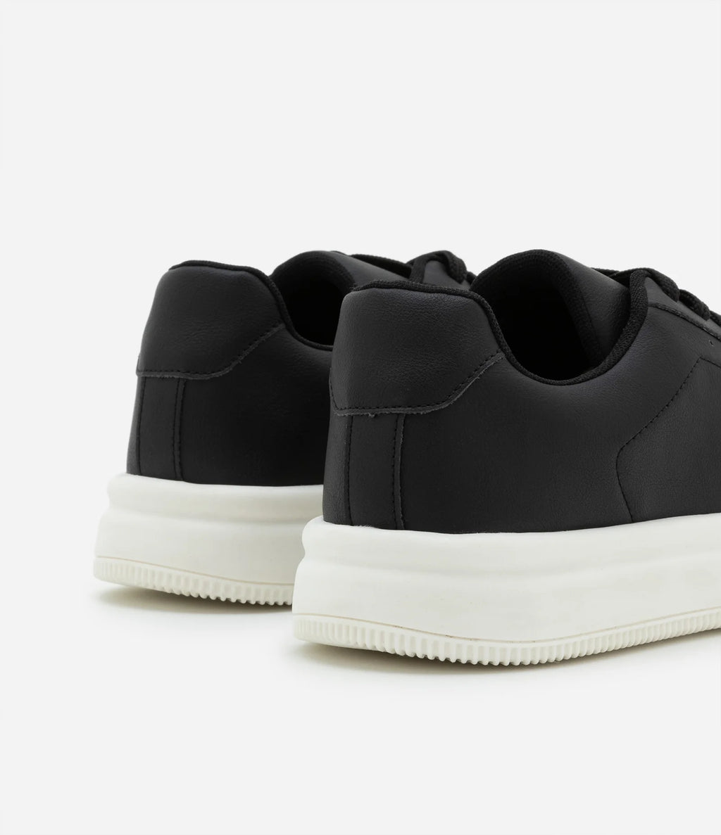 Bold Sole Casual Trainers – Black & White