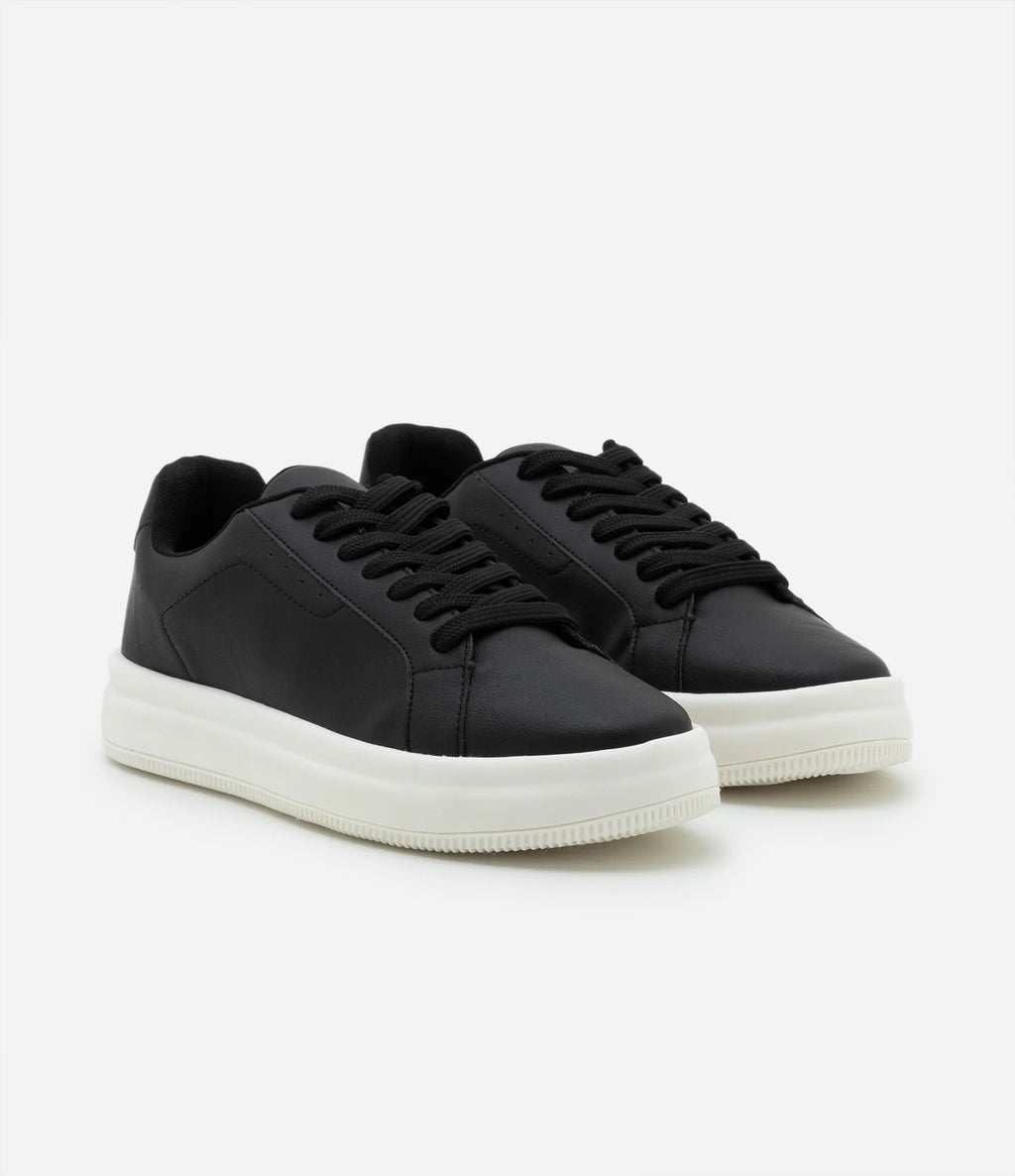 Bold Sole Casual Trainers – Black & White