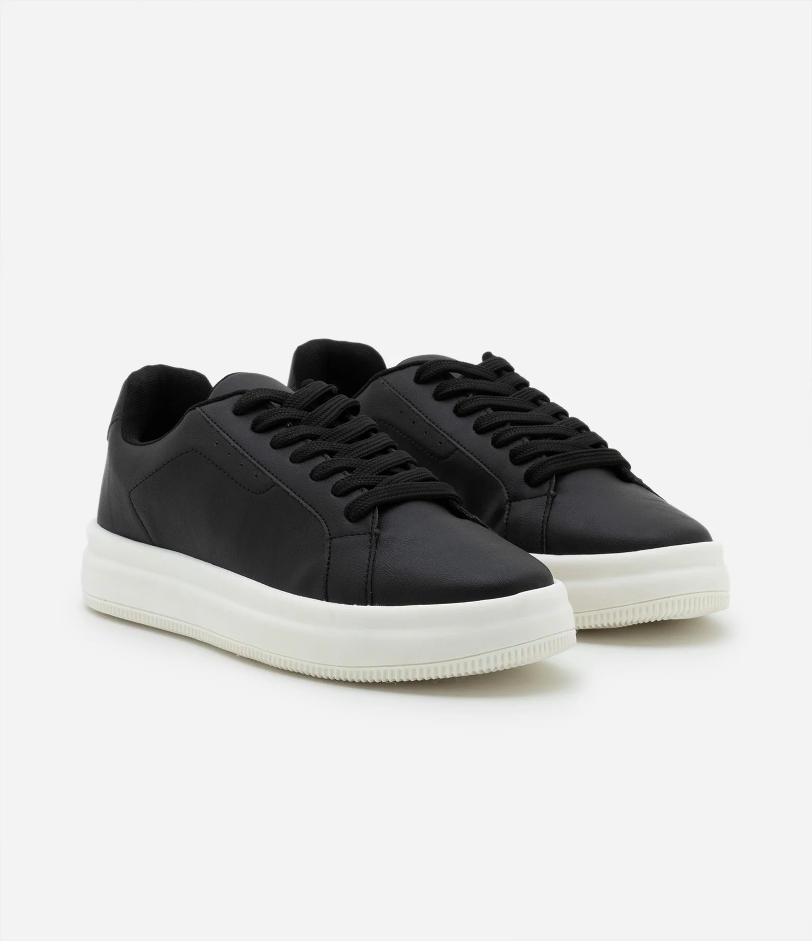 Bold Sole Casual Trainers – Black & White